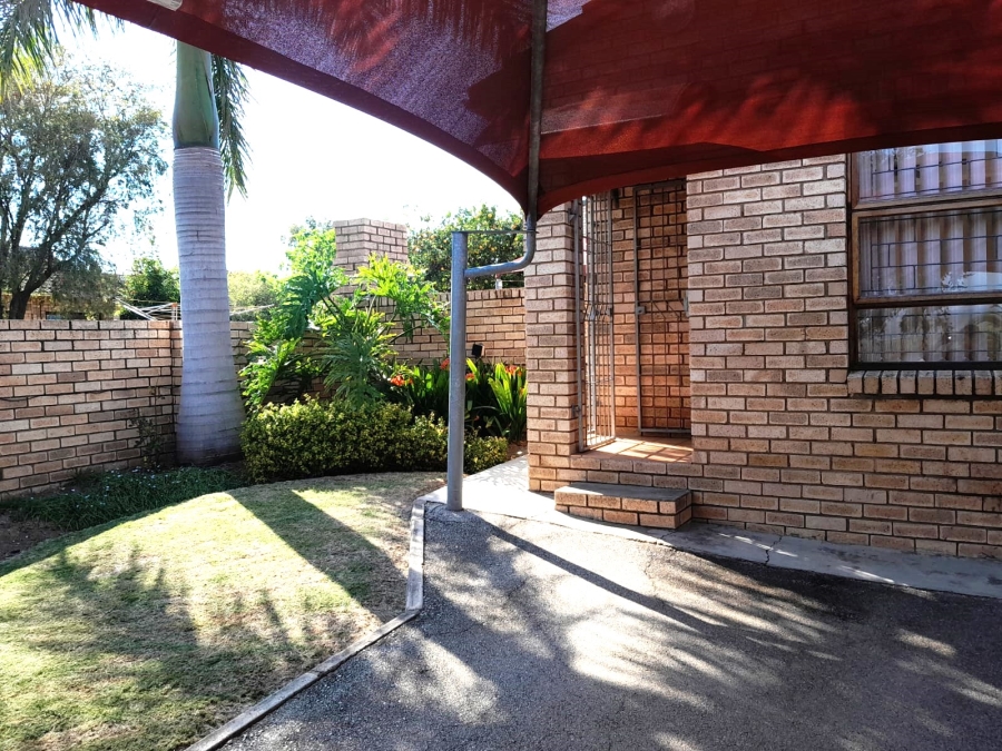 To Let 2 Bedroom Property for Rent in Strelitzia Park Eastern Cape
